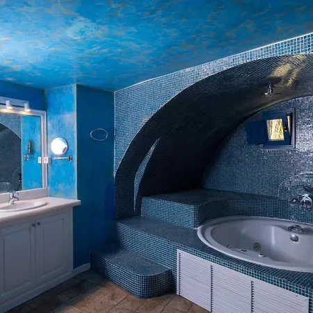 Asha Luxury 4* Fira (Santorini)