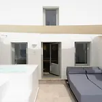 Asha Luxury Fira (Santorini)