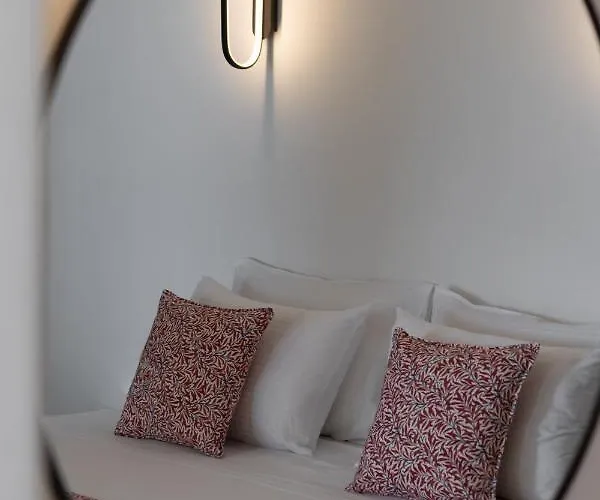 Asha Luxury Тира