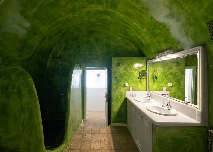 Asha Luxury Тира