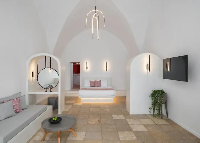 Asha Luxury Fira (Santorini)