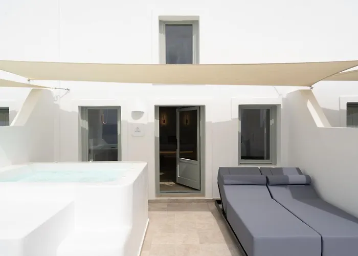 Asha Luxury Fira (Santorini)